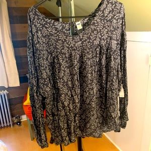 Old Navy 2x soft flowy printed top never worn